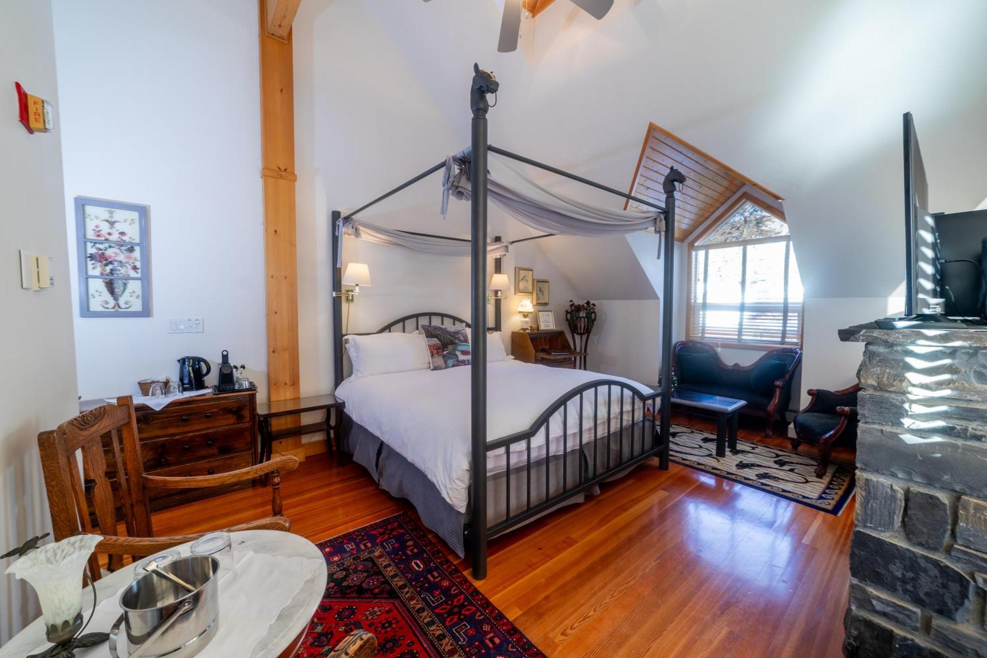 Beaujolais Boutique B&B At Thea'S House Banff Esterno foto
