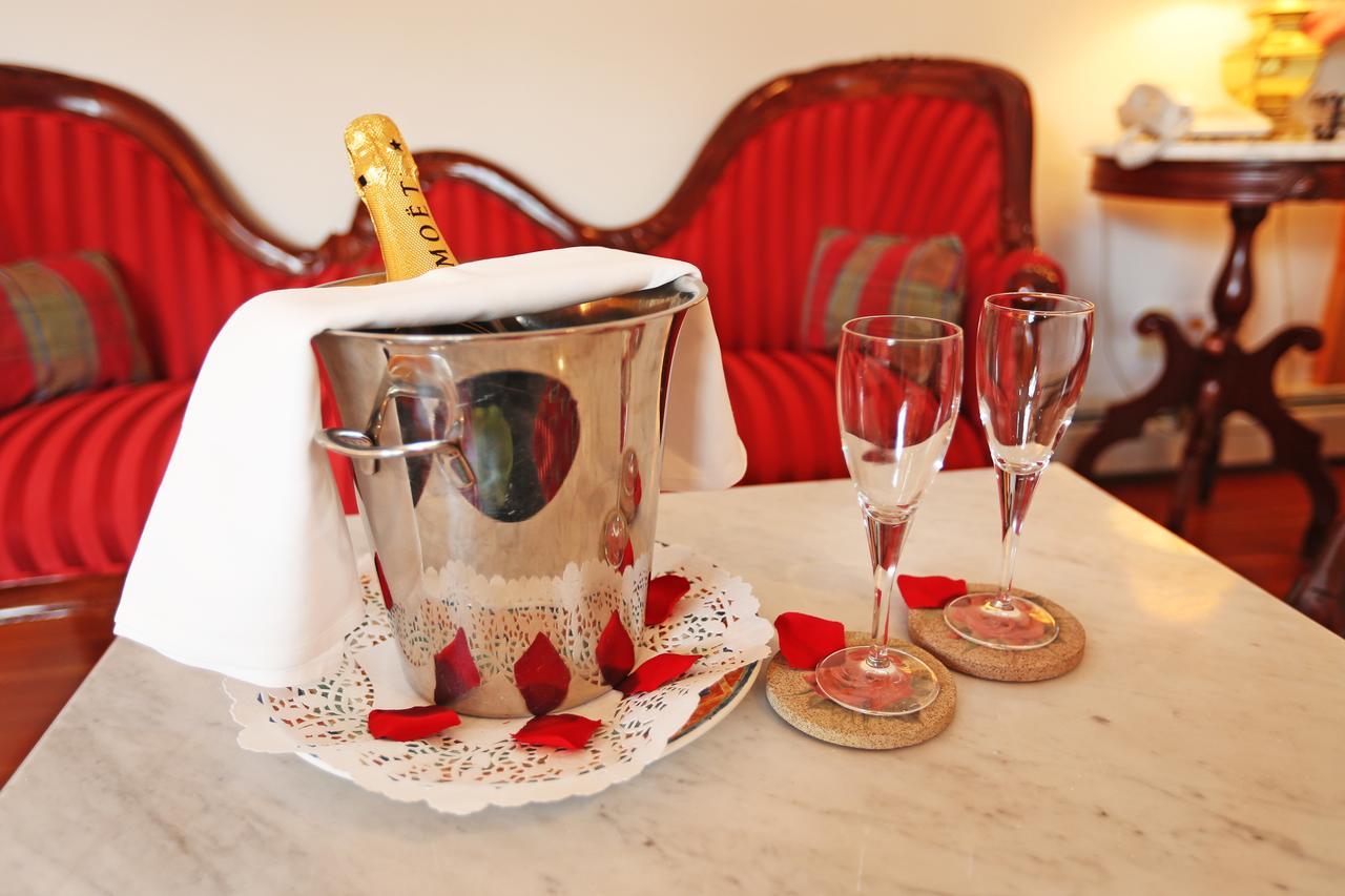 Beaujolais Boutique B&B At Thea'S House Banff Esterno foto